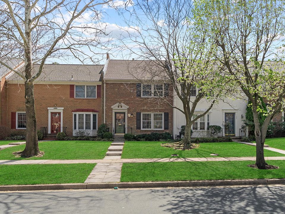 Welcome Home to West Springfield - Charlestown!