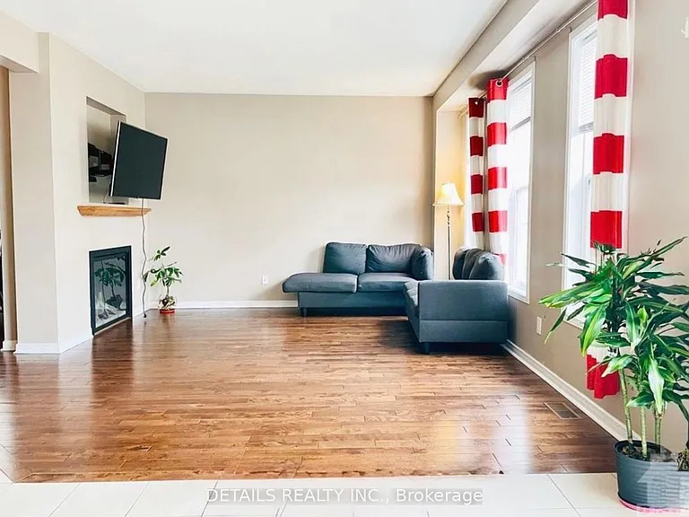 439 Cavesson St — Photo 9