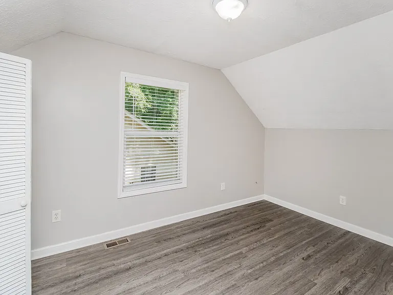 3801 Davis Ln — Photo 13