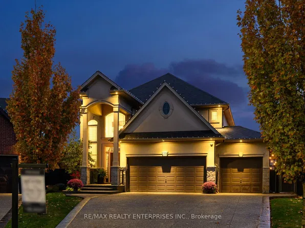 39 Ferrino Ct, Hamilton, ON L9C 0C6