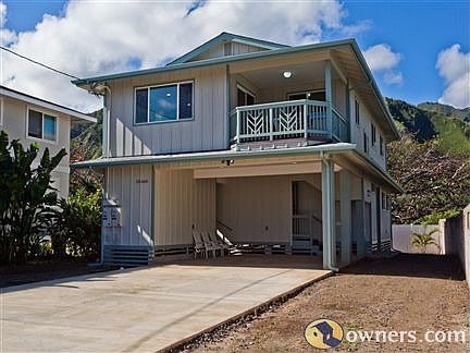 Long driveway, lots of parking