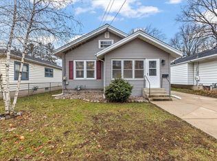 122 Tenny Ave, Waukesha, WI 53186