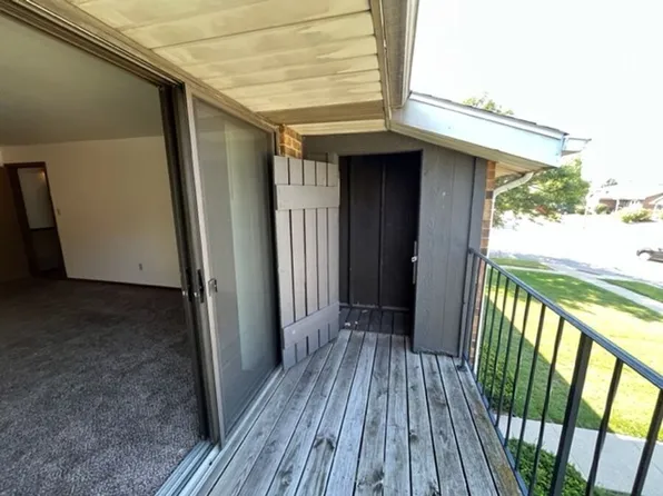 6030 80th Pl #202, Kenosha, WI 53142