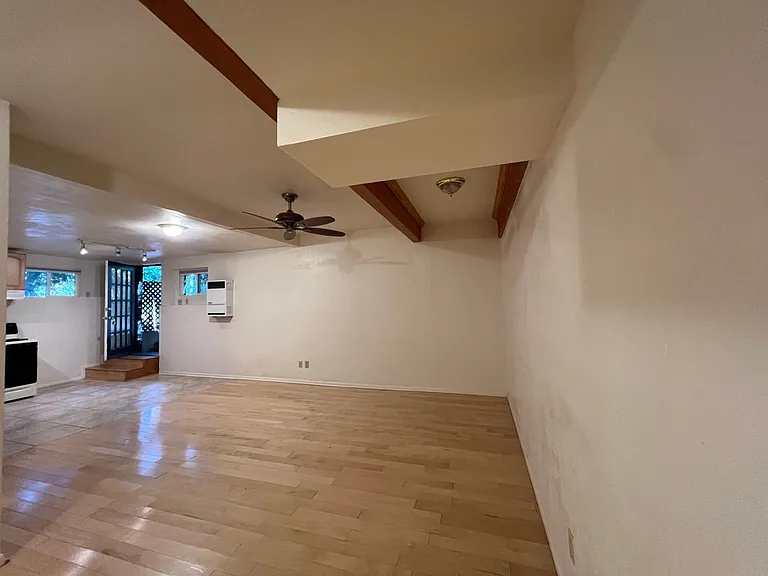1 Pine Ave — Photo 5