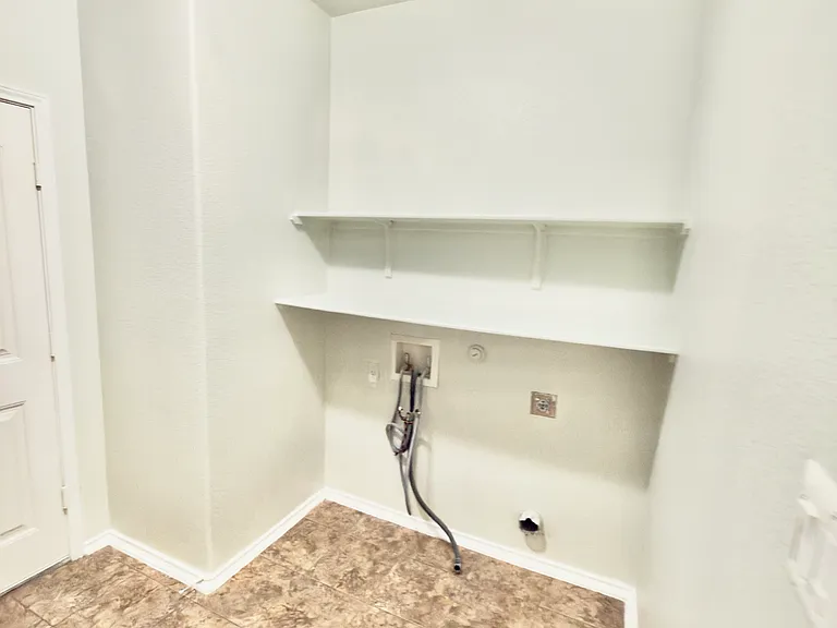 Laundry - Washer/Dryer hookup