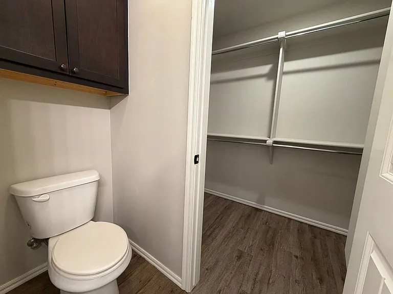 404 Chalk Hill Ct — Photo 36