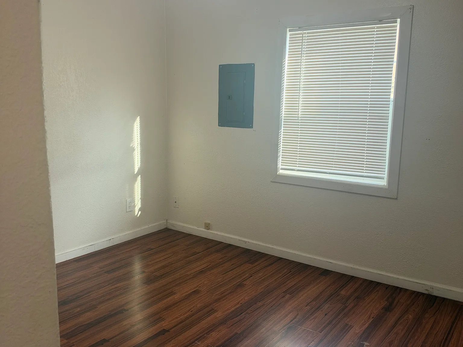 2 bed, 700 sqft, $900 — Photo 4
