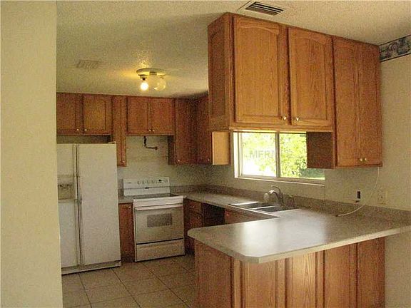 4th image of 23393 Horatio Ave