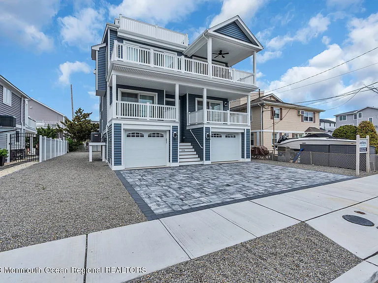 106 8th Ave — Photo 54