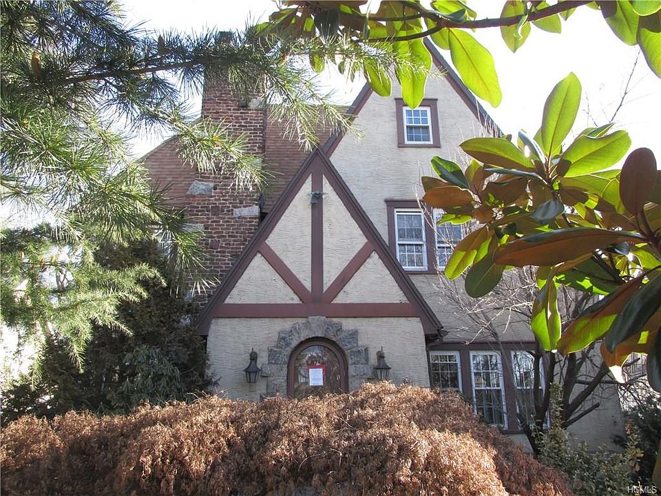 2nd image of 797 Webster Ave