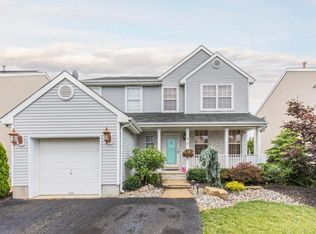 4 Devonshire Dr, Hazlet, NJ 07730