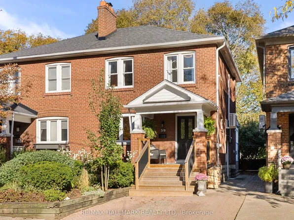 39 Thurston Rd, Toronto, ON M4S 2V8