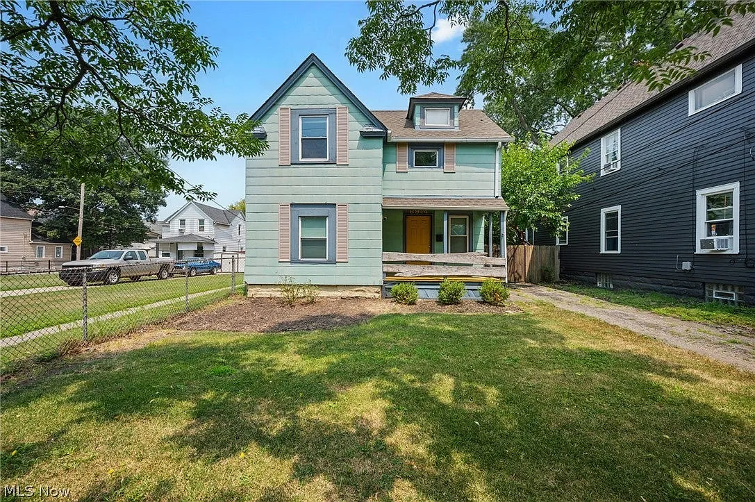3 bed, 1350 sqft, $1,650 — Photo 1