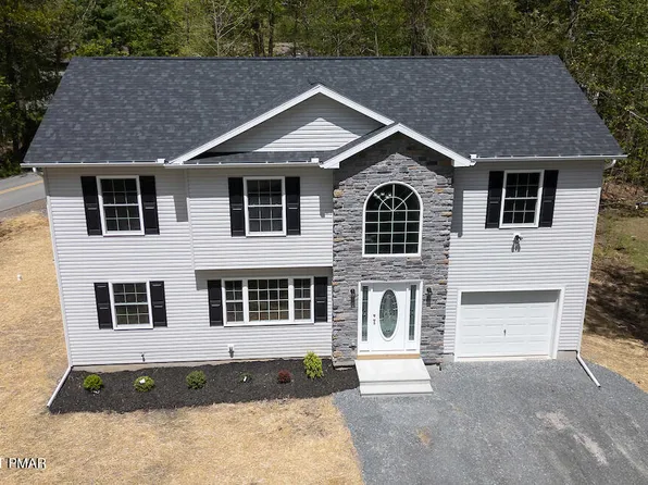 2142 Wild Cherry Ln #11, Tobyhanna, PA 18466