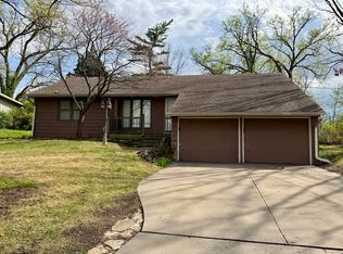 4733 SW Twilight Dr, Topeka, KS 66614