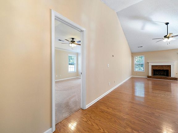 3rd image of 354 Silverthorn Dr NW