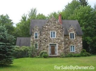 7 Pinnacle Pt, Waterbury, VT 05676