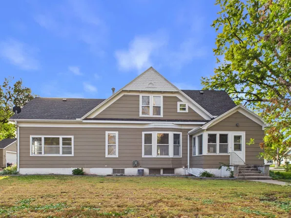 309 W 4th St, Minden, NE 68959