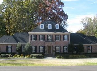 79 White Plains Dr, Jackson, TN 38305