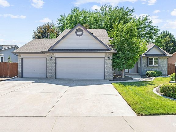 2nd image of 2089 W Sandalwood Dr