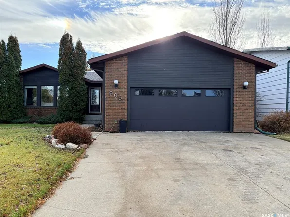 909 Larson CRESCENT, Eston, SK S0L 1A0