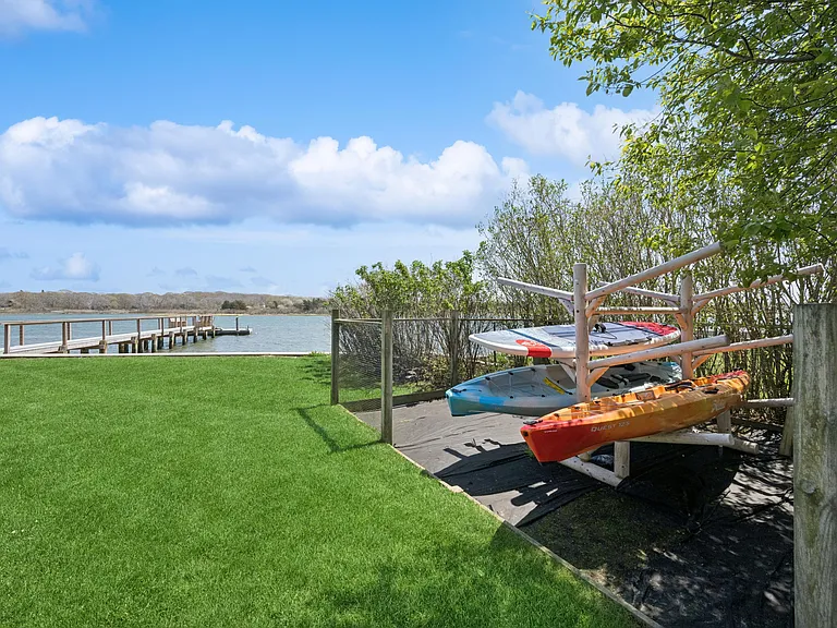 102 Little Neck Rd — Photo 33