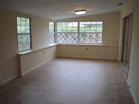 5th image of 3884 20th St N