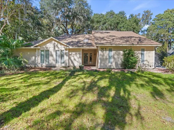 31 Chesterfield Lake Dr, Beaufort, SC 29906