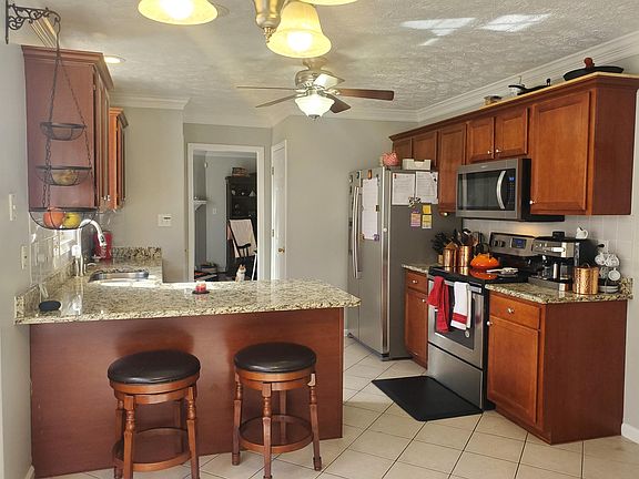 Large kitchen with breakfast bar