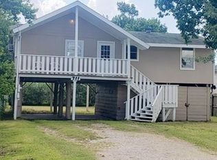 711 10th St, San Leon, TX 77539