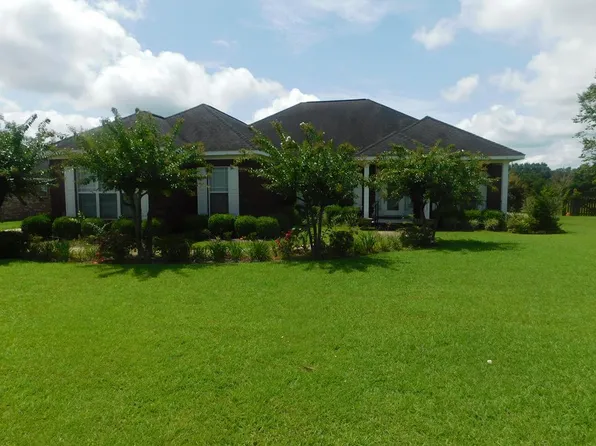 154 Sweetwater Dr, Headland, AL 36345