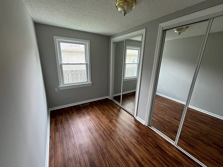 8x10 bedroom