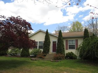 8 Tree Loft Cir, Jim Thorpe, PA 18229