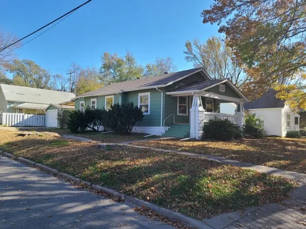 302 Iowa St, Winfield, KS 67156