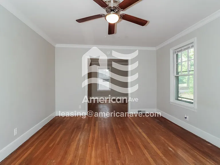1731_004_living_room_13848666.jpg