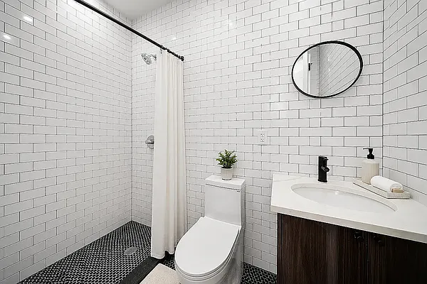 Bathroom, photo 1