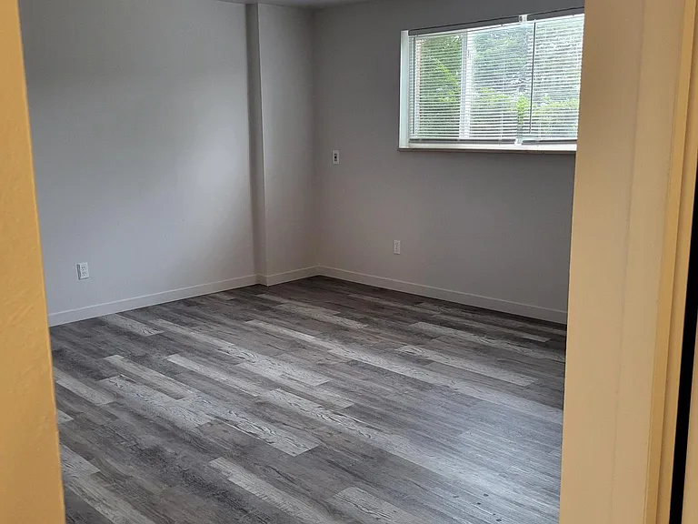 1403 Tappan Cir — Photo 11