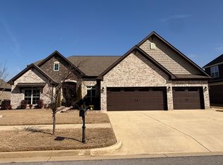 7423 Flint Crossing Cir, Owens Cross Roads, AL 35763