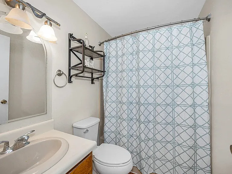 614 Elmwood Dr — Photo 19