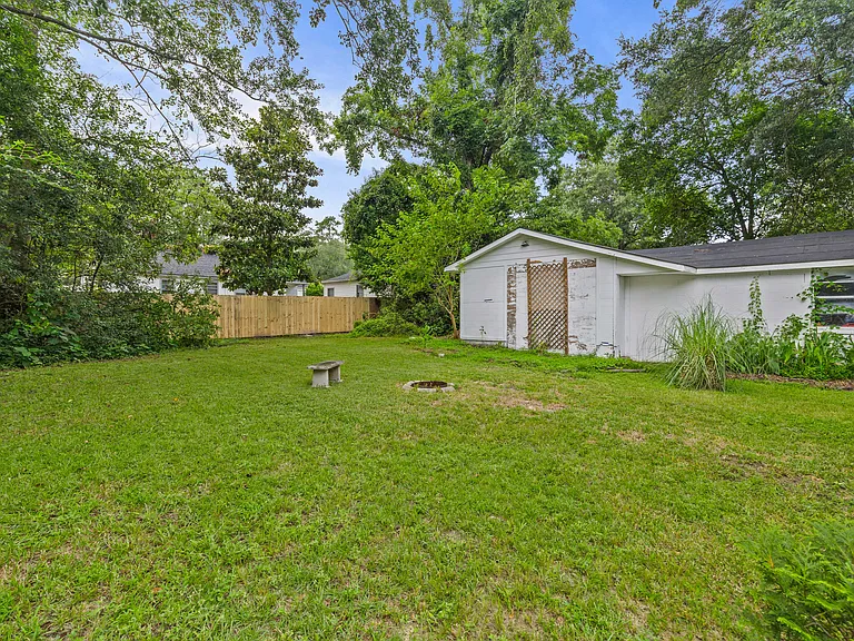 5475 Lauradell Ave — Photo 28