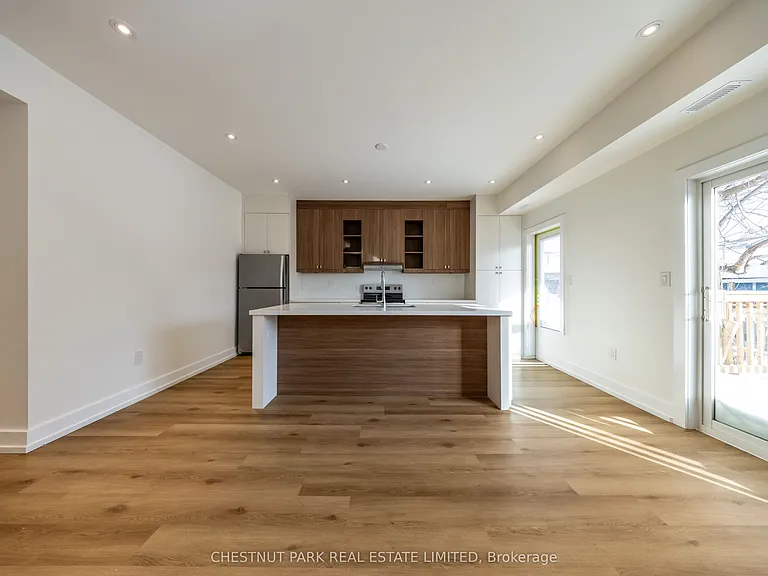 29 Hatherley Rd #B — Photo 12