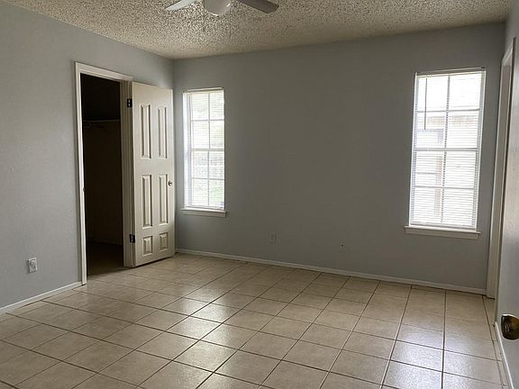 4th image of 2510 Juanita Ave
