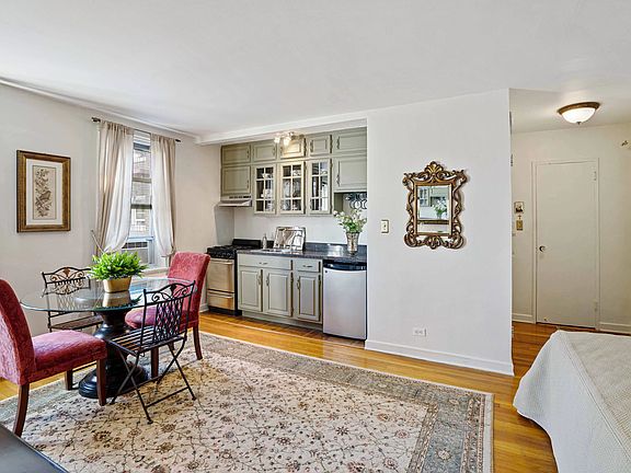 3rd image of 72-61 113th St APT 6U