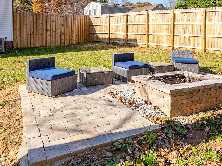 7039 Executive Cir — Photo 42