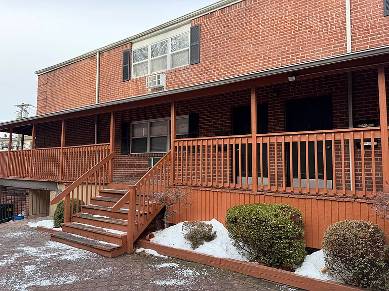 3600 Charles Ct #8 — Photo 15