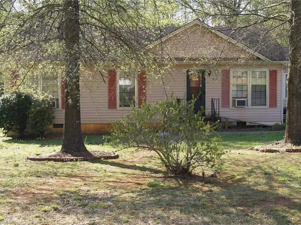 1872 Bethania Rural Hall Rd, Winston Salem, NC 27106