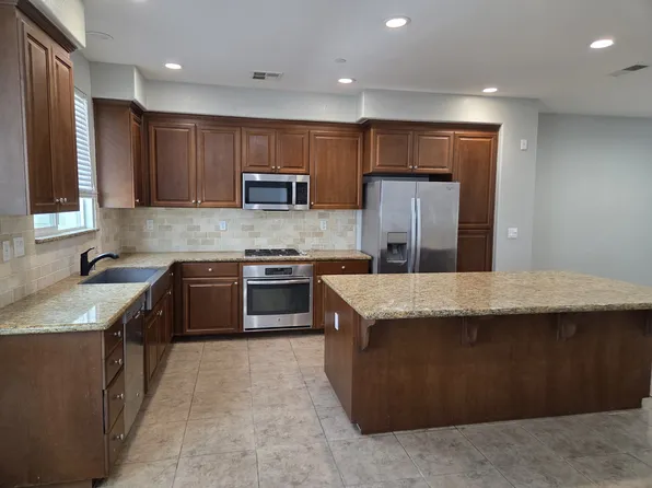 5218 S Esprit Loop, Dublin, CA 94568