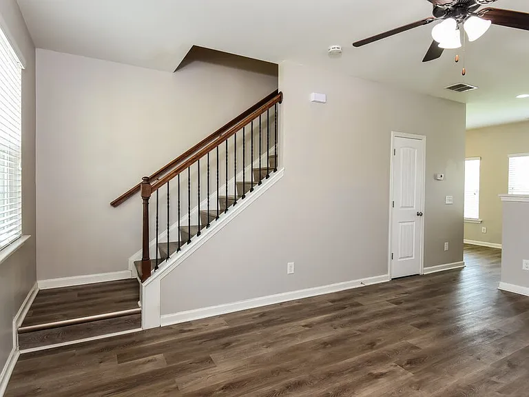 69 Howard Ave NW — Photo 7