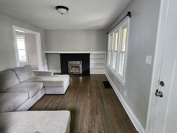 3rd image of 137 E Brookside Ave