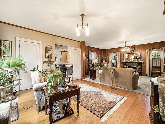 3rd image of 3501 F Ave NW